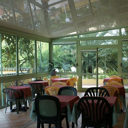 Hotel Cyrnea カルヴィ エクステリア 写真