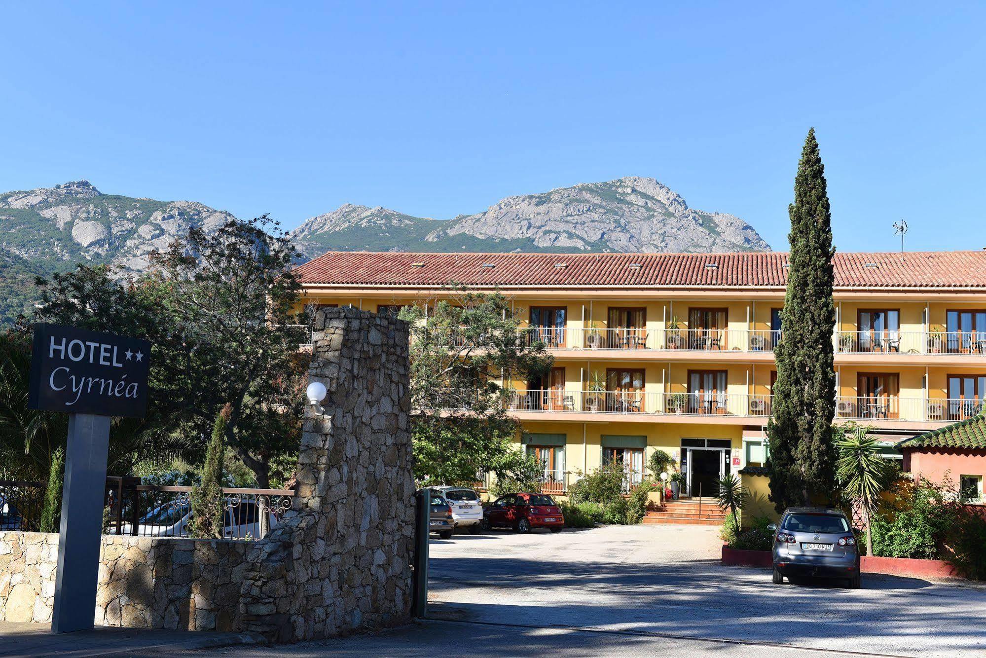 Hotel Cyrnea カルヴィ エクステリア 写真
