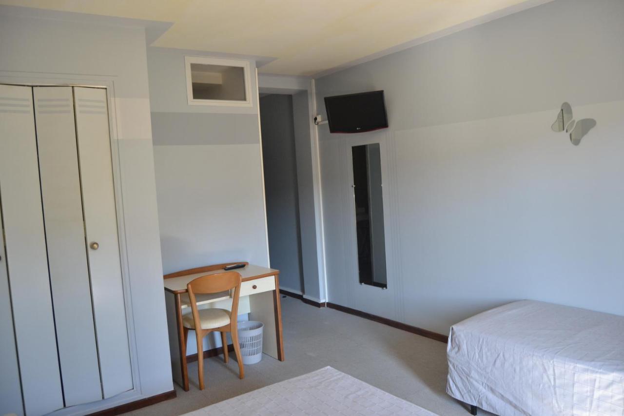 Hotel Cyrnea カルヴィ エクステリア 写真
