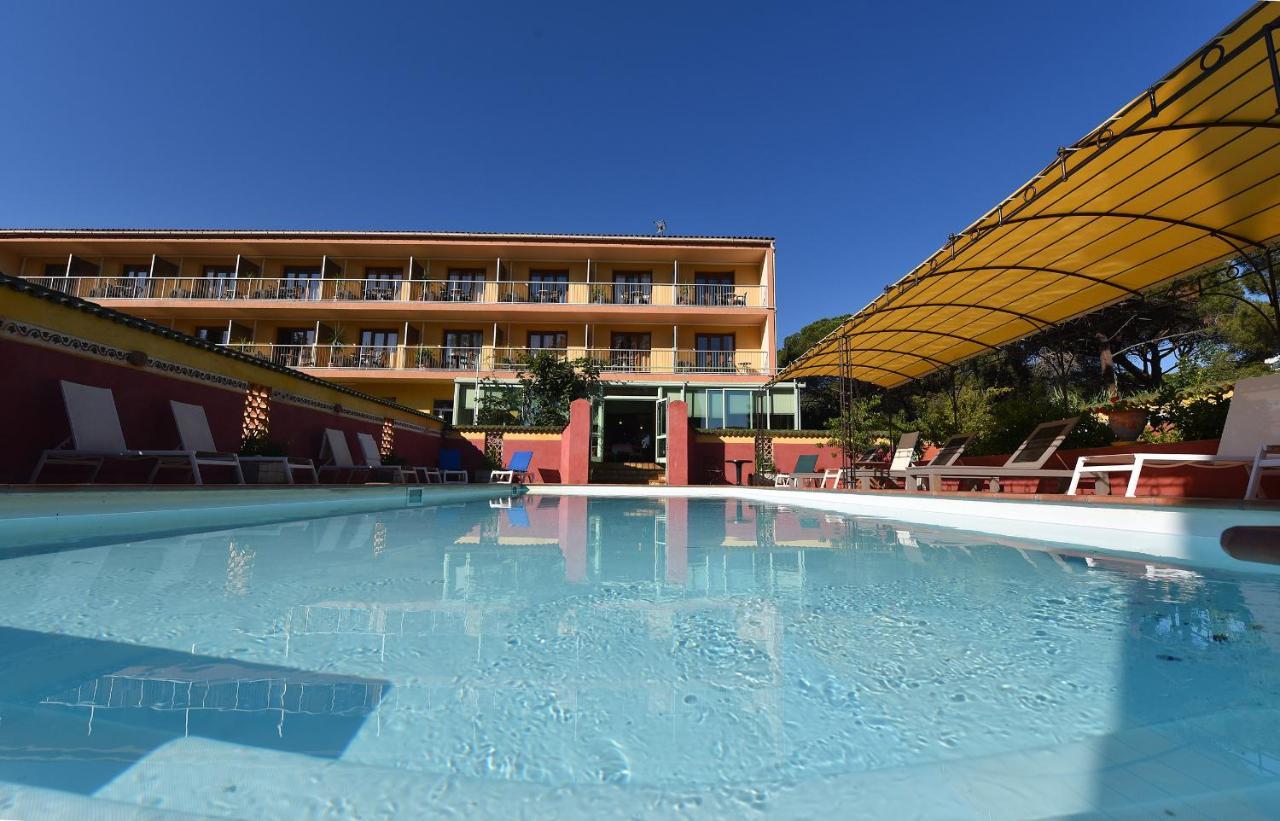 Hotel Cyrnea カルヴィ エクステリア 写真