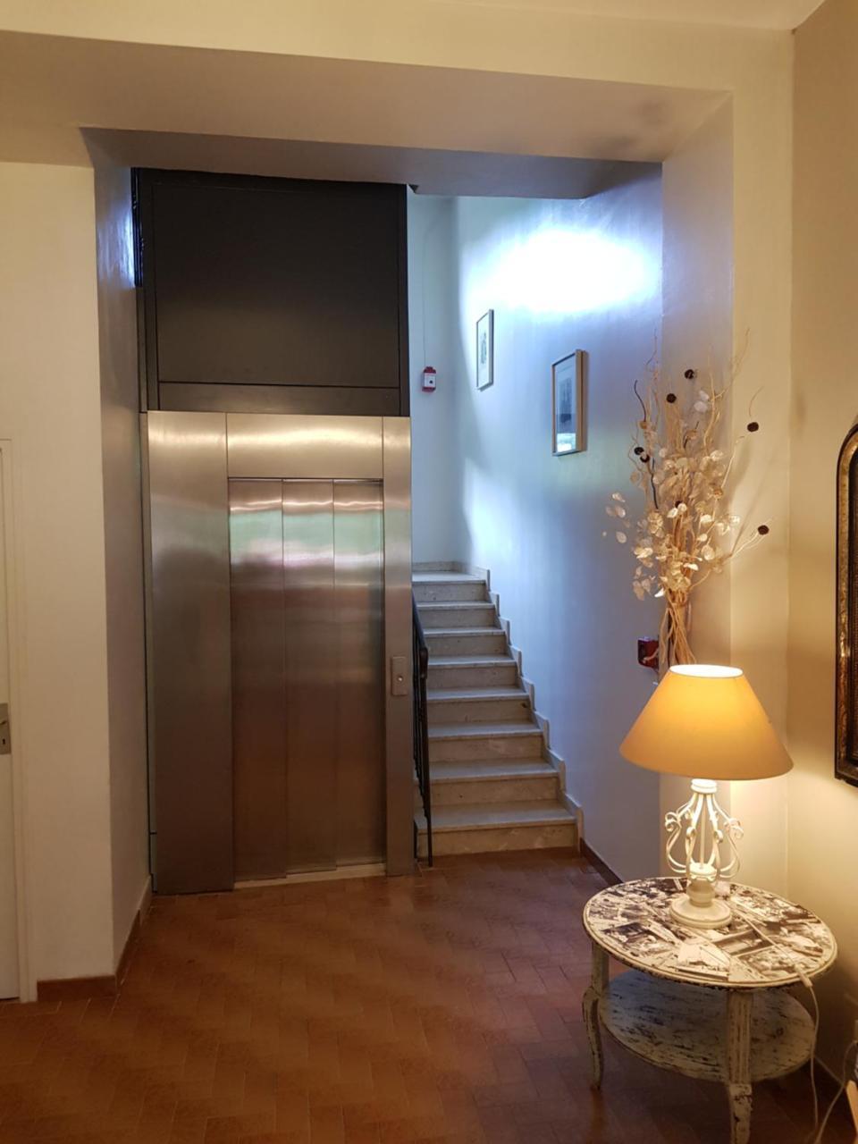 Hotel Cyrnea カルヴィ エクステリア 写真